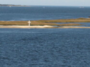 auf eine kleine Insel im Hafen von Charleston. (180)