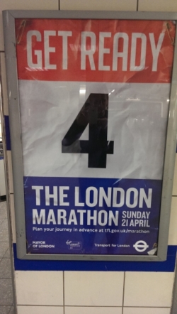 "Wenige Wochen vor dem London-Marathon träumte ich sogar von meinen Schmerzen in der linken Achillessehne. Träumte so lebhaft, bis ich davon aufwachte – und überrascht zur Kenntnis nahm, daß die Sehne kein bißchen schmerzte, ich lag ja im Bett..." (S.245)